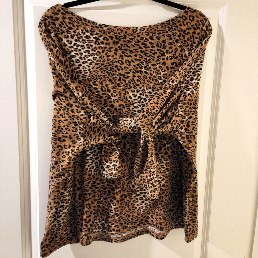 Vici Dolls Off the shoulder leopard top size Medium